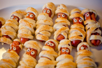 sausages in a dressing gown 1405207 960 720