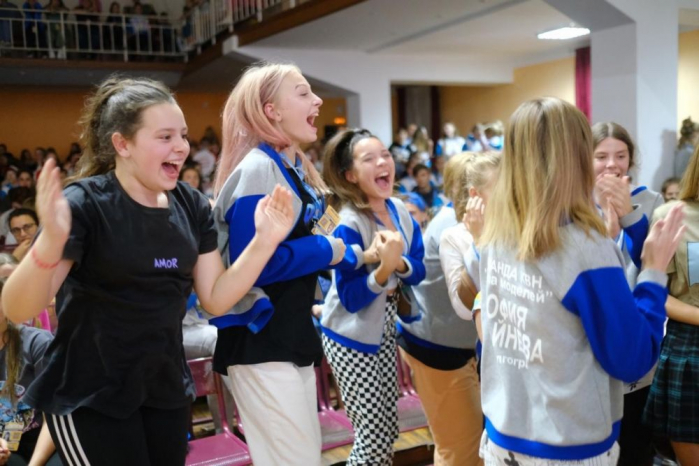 фото: волгоградская команда КВН «Школа моделей»