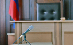 Судебных приставов будут судить за взятки