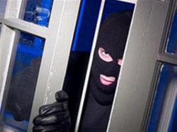 В Волгограде поймали двух братьев, грабивших квартиры через окно