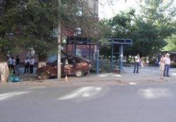 В Волгограде 18-летний водитель сбил мужчину на остановке и сбежал В Волгограде 18-летний водитель сбил мужчину на остановке и сбежал