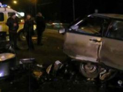 Лобовое столкновение легковушки и большегруза под Волгоградом: двое ранены Лобовое столкновение легковушки и большегруза под Волгоградом: двое ранены