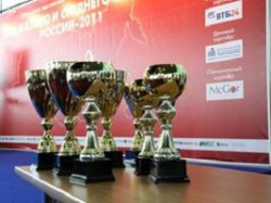 Дипломы ВВЦ и медаль губернатору