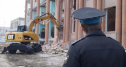 В Волгограде приставы сносят двухэтажный магазин «Мир игрушек» В Волгограде приставы сносят двухэтажный магазин «Мир игрушек»
