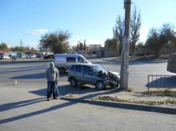 В Волгограде педагоги таранили фонарный столб