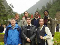 Сколько иностранцев живет в России?