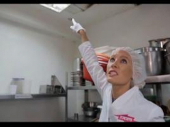 Роспотребнадзор как «Ревизорро»: ведомству разрешили проверять кафе и магазины без предупреждения