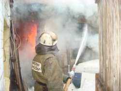 В Волгограде сгорела шиномонтажка с автомобилями клиентов внутри В Волгограде сгорела шиномонтажка с автомобилями клиентов внутри