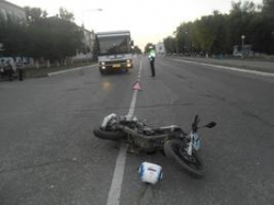 В Волгограде автоледи насмерть сбила мотоциклиста В Волгограде автоледи насмерть сбила мотоциклиста