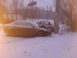 15-летняя волгоградка с подружкой угнала машину и попала в аварию