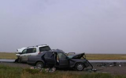 Под Волгоградом столкнулись Тойота и Мерседес: два человека погибли Под Волгоградом столкнулись Тойота и Мерседес: два человека погибли