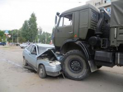 В Волгоградской области 19-летняя автомобилистка таранила КАМАЗ В Волгоградской области 19-летняя автомобилистка таранила КАМАЗ