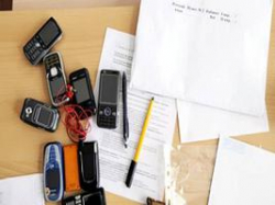 Госдума запретила пользоваться мобильниками при сдаче ЕГЭ