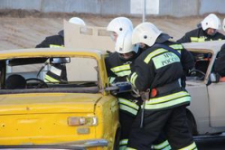 Волгоградские МЧС-ники в условиях снежного затора вызволили пострадавших в ДТП Волгоградские МЧС-ники в условиях снежного затора вызволили пострадавших в ДТП