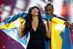 Шведы победили бабушек, испанка получила приказ проиграть, и другие подробности 