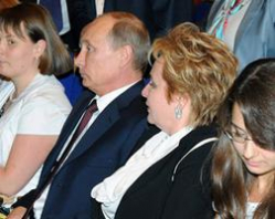 Президент России «не дотянул» немного до «жемчужной свадьбы» Президент России «не дотянул» немного до «жемчужной свадьбы»