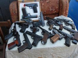 Склад с оружием находился в гаражном боксе