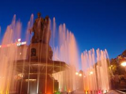 В Волгограде включили фонтаны В Волгограде включили фонтаны