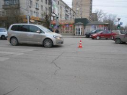 В Волгограде сбили двух пешеходов на «зебре» В Волгограде сбили двух пешеходов на «зебре»
