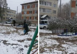 Проигравший на выборах «единоросс» снес подаренную жителям детскую площадку Проигравший на выборах «единоросс» снес подаренную жителям детскую площадку