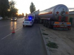 В Волгограде фура протаранила маршрутку В Волгограде фура протаранила маршрутку