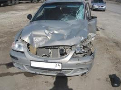В Волгограде в аварии водителю едва не оторвало ухо