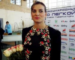 Елена Исинбаева вернется в 2016 году Елена Исинбаева вернется в 2016 году