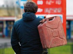 В Волгограде ищут иголку в стогу бензинового «сена»