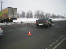 Под Волгоградом Хундай врезался в ВАЗ: госпитализирован водитель грузовика Под Волгоградом Хундай врезался в ВАЗ: госпитализирован водитель грузовика