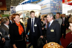 Министру Елене Скрынник приглянулась продукция волгоградских сельхозпроизводителей Министру Елене Скрынник приглянулась продукция волгоградских сельхозпроизводителей