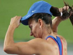 Елена Исинбаева установила новый рекорд в закрытых помещениях