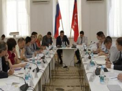 Вертикаль власти как уникальное средство борьбы со «свинской» болезнью