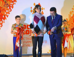 Елена Исинбаева в Волгограде открыла выставку факелоносцев Елена Исинбаева в Волгограде открыла выставку факелоносцев