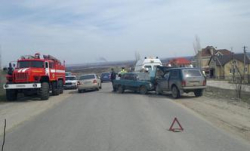 В Волгограде «копейка» таранила «Ниву» В Волгограде «копейка» таранила «Ниву»