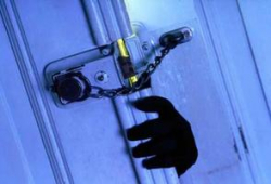 В центре Волгограда задержали 24-летнюю серийную квартирную воровку В центре Волгограда задержали 24-летнюю серийную квартирную воровку