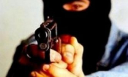 В Волгограде разбойники в масках ограбили ювелирный салон В Волгограде разбойники в масках ограбили ювелирный салон
