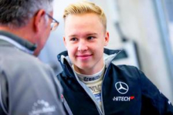 16-летний россиянин подписал контракт с «Формулой – 1» 16-летний россиянин подписал контракт с «Формулой – 1»