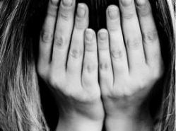 Под Волгоградом 13-летнюю девочку регулярно насиловали отчим и его брат Под Волгоградом 13-летнюю девочку регулярно насиловали отчим и его брат