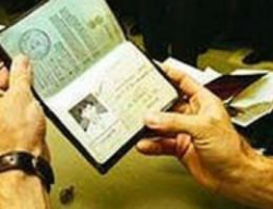 В Волгограде нелегалка из Китая спряталась от полиции под потолком ТЦ В Волгограде нелегалка из Китая спряталась от полиции под потолком ТЦ