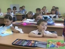 Со следующего учебного года всех российских первоклассников будут принимать в школы по месту жительства Со следующего учебного года всех российских первоклассников будут принимать в школы по месту жительства