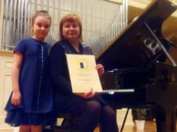 8-летняя волгоградка привезла II премию с международного конкурса «Амадеус» 8-летняя волгоградка привезла II премию с международного конкурса «Амадеус»