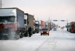Сотрудники ГИБДД ищут «штопор» для пробок