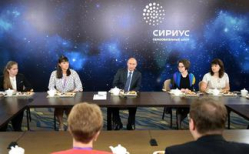 Путин: средняя зарплата учителей в России на 8% превысила среднюю по экономике Путин: средняя зарплата учителей в России на 8% превысила среднюю по экономике