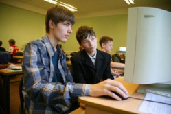 Волгоградские школьники представляют на конкурсе своих роботов Волгоградские школьники представляют на конкурсе своих роботов
