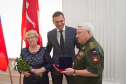 Лучшим волгоградским семьям вручены награды Лучшим волгоградским семьям вручены награды