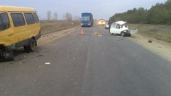 В Волгоградской области «Ока» врезалась в «Газель»: дедушка погиб, девушки в больнице В Волгоградской области «Ока» врезалась в «Газель»: дедушка погиб, девушки в больнице