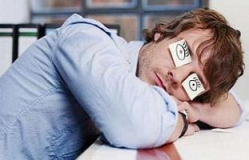 Ученые выяснили, как эффективно побороть дневную сонливость