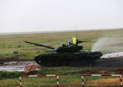 Под Волгоградом проходят всеармейские соревнования по танковому биатлону Под Волгоградом проходят всеармейские соревнования по танковому биатлону