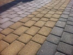 На отремонтированной улице Мира в Волгограда провалился тротуар На отремонтированной улице Мира в Волгограда провалился тротуар