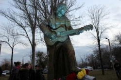 В Волжском открыли памятник Владимиру Высоцкому В Волжском открыли памятник Владимиру Высоцкому